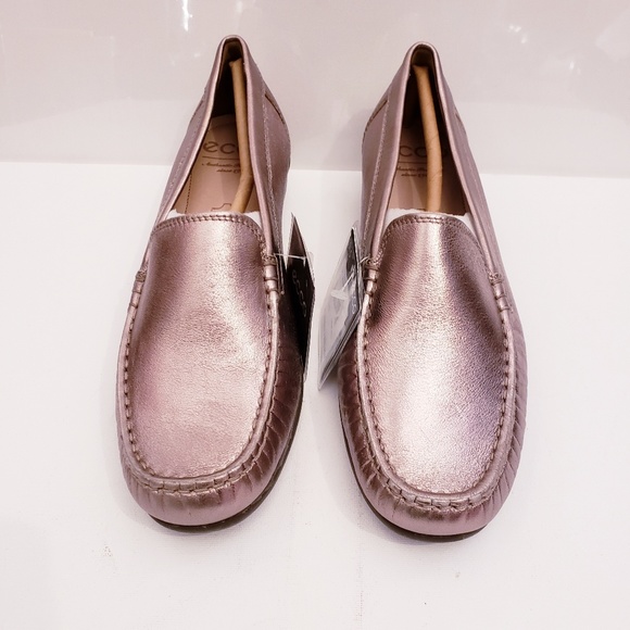 Ecco Shoes - Ecco gold loafers